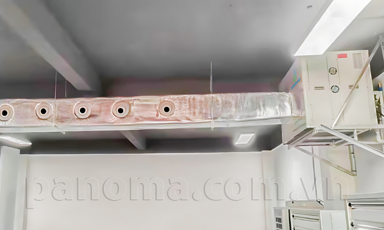 Lắp đặt điều hòa treo trần nối ống gió cho phòng trưng bày